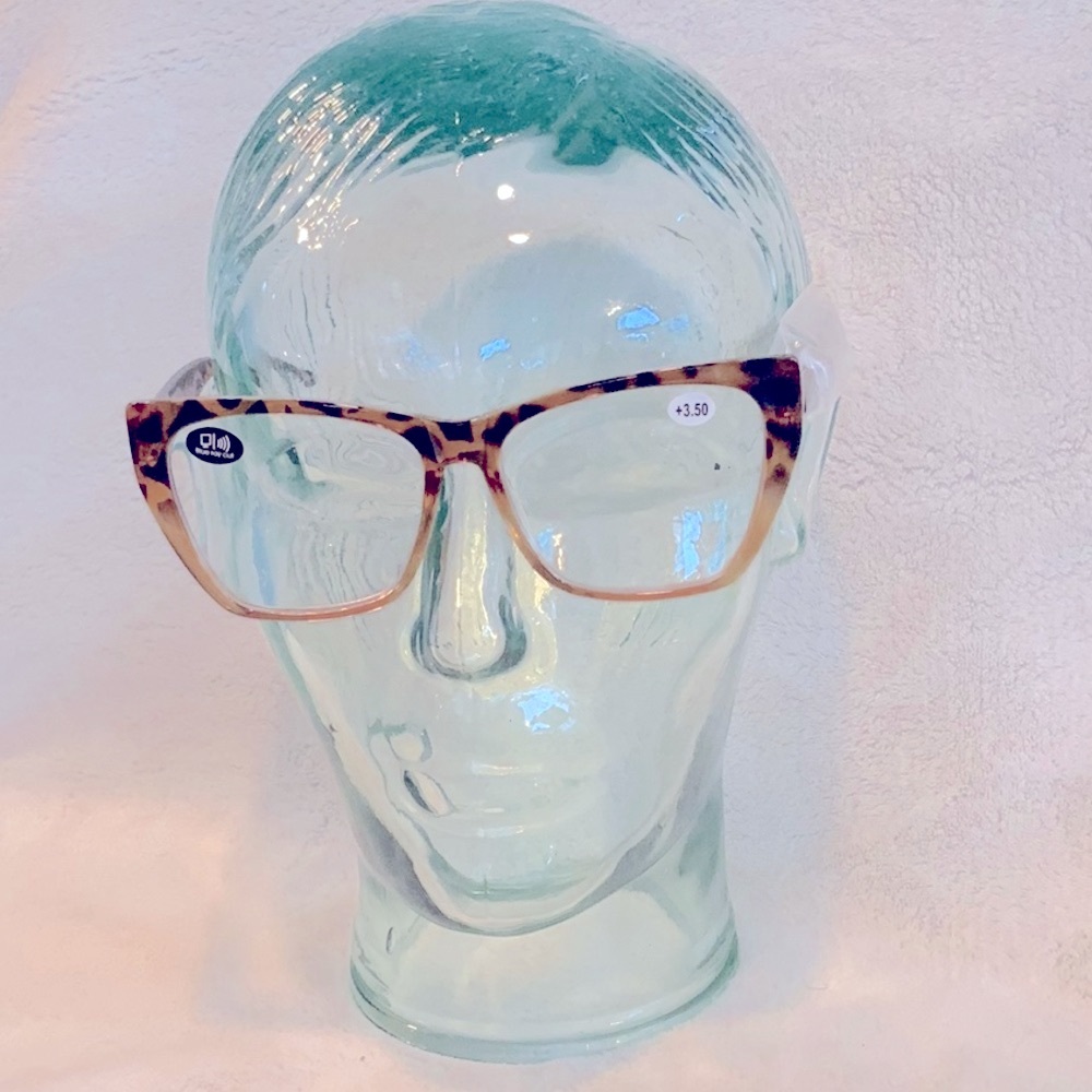 3.50 Fashion Readers with Blue light technology.